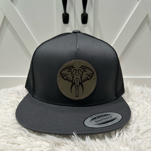 Flat bill SnapBack hat elephant - Picture 2 of 2